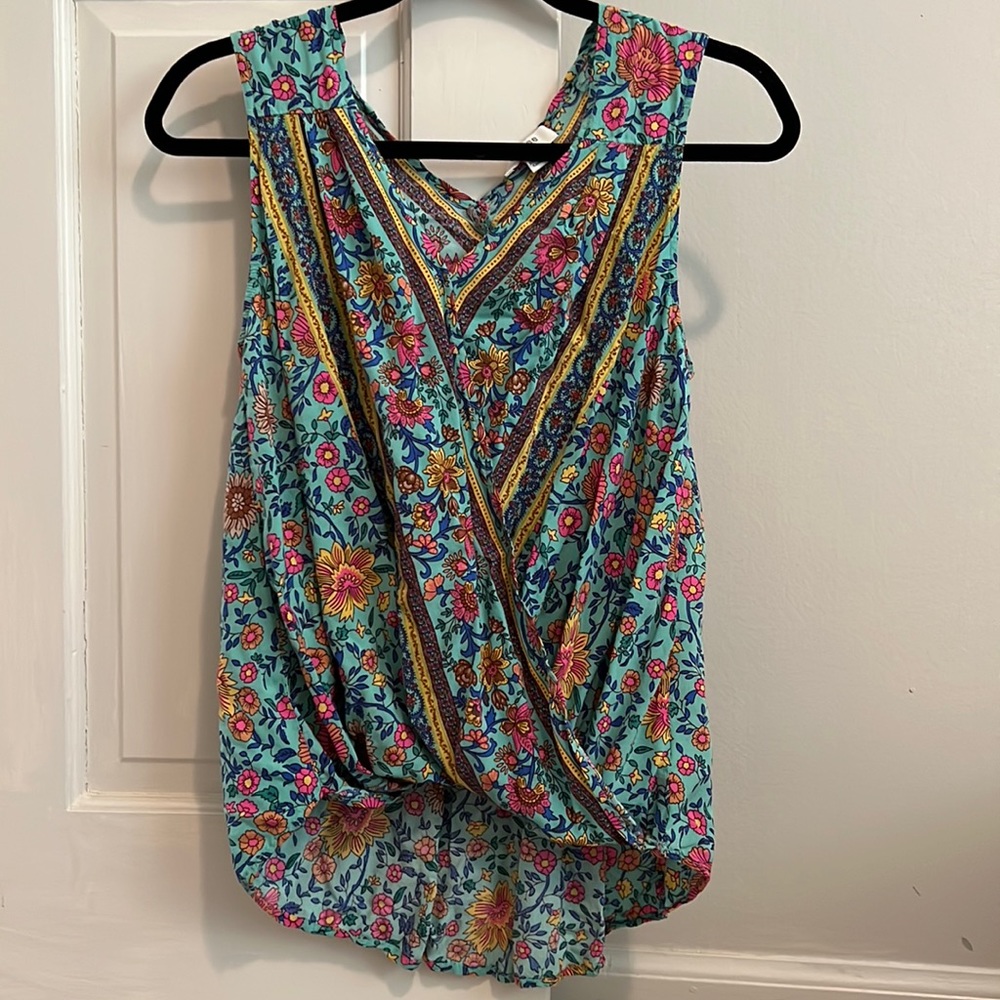 UMGEE small wrap sleeveless blouse